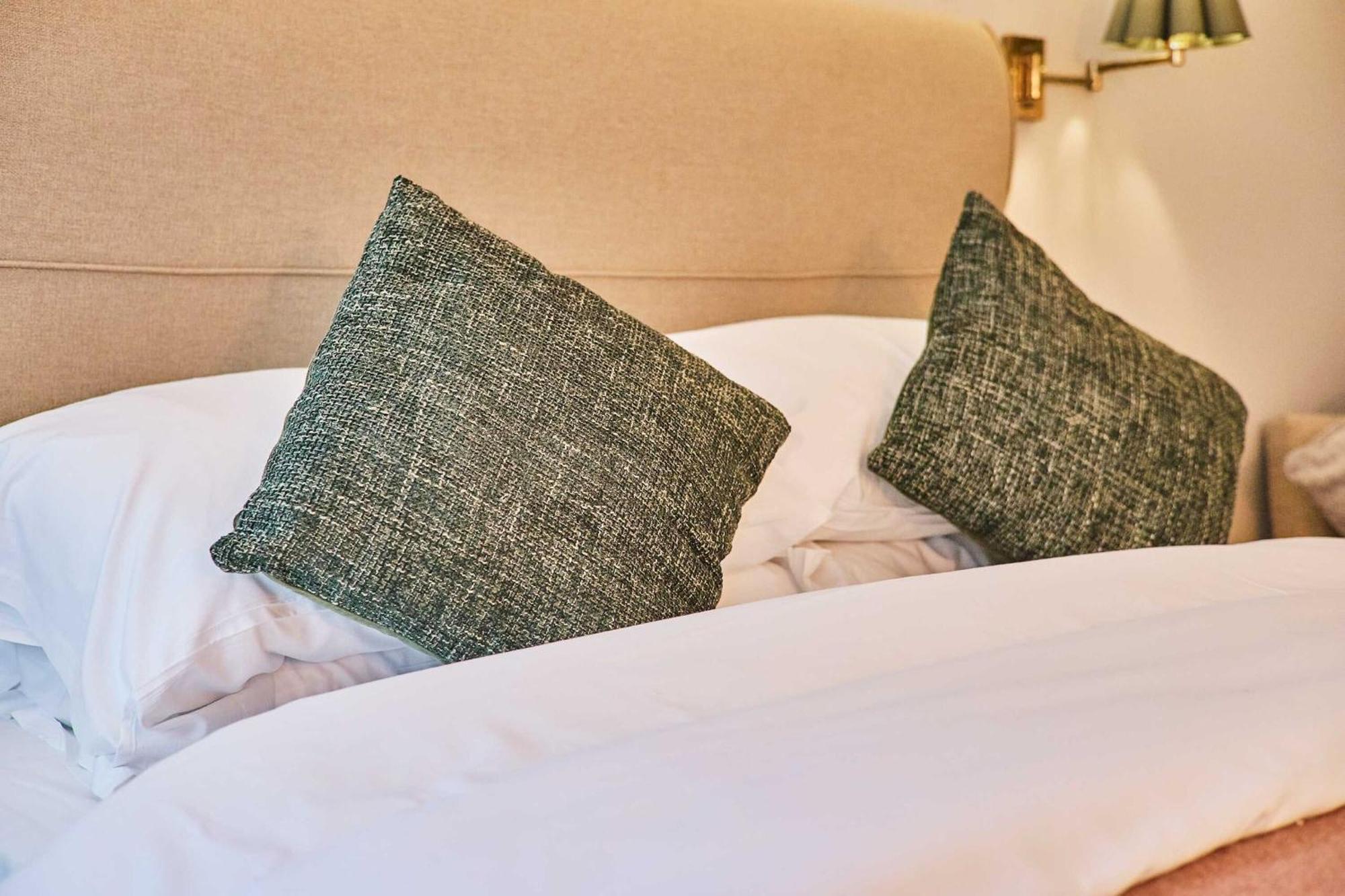 The Raven Hotel Much Wenlock Kamer foto