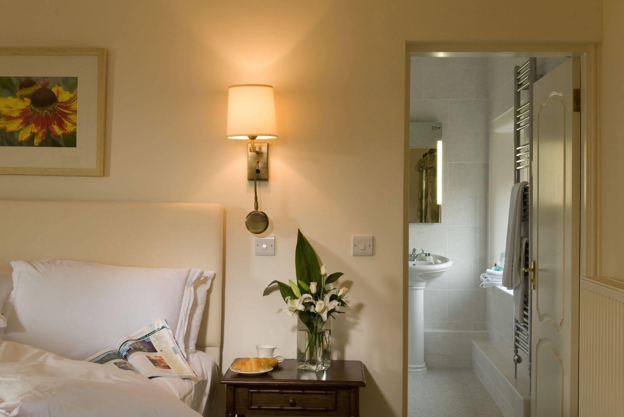 The Raven Hotel Much Wenlock Buitenkant foto