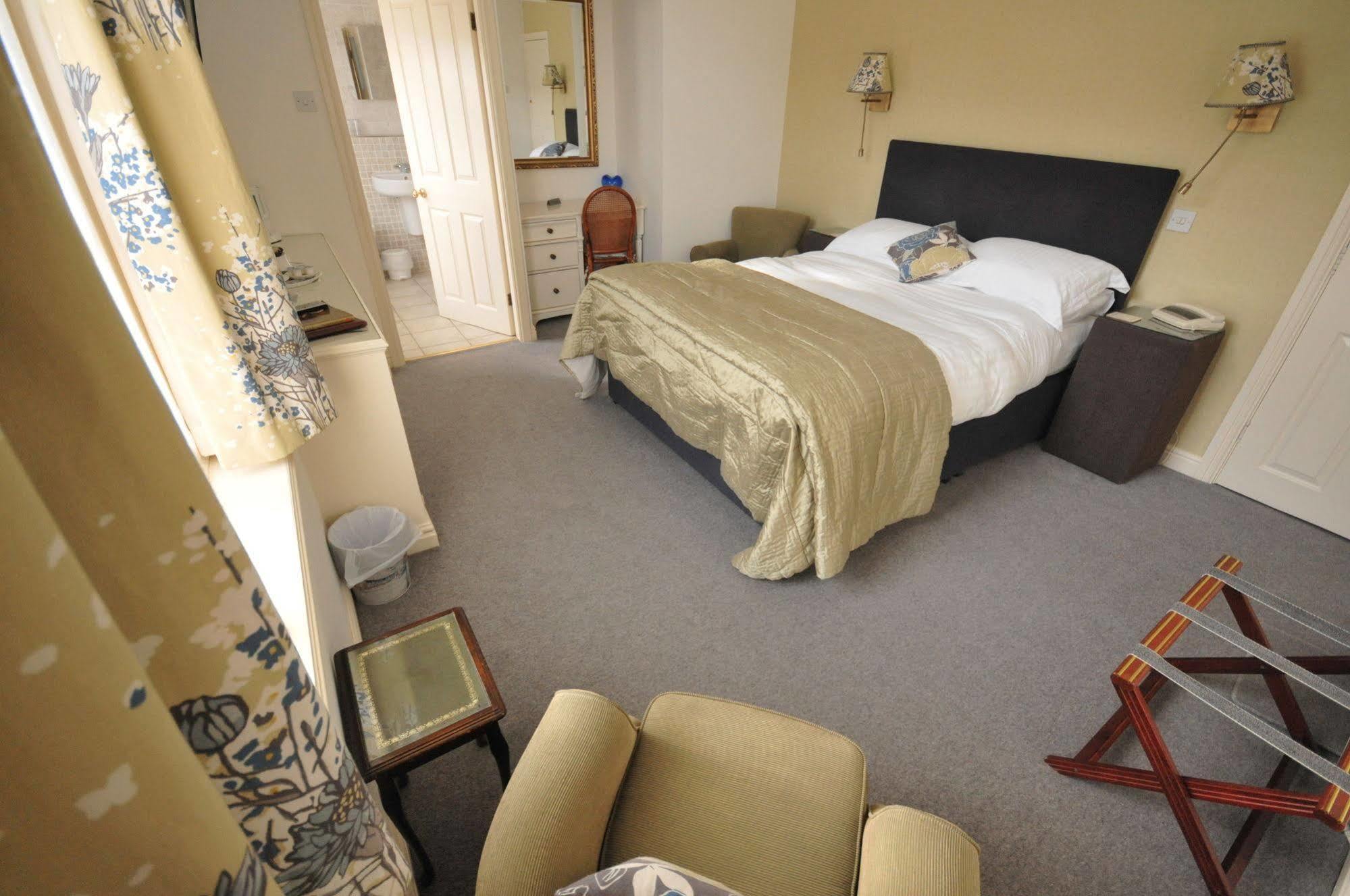 The Raven Hotel Much Wenlock Buitenkant foto